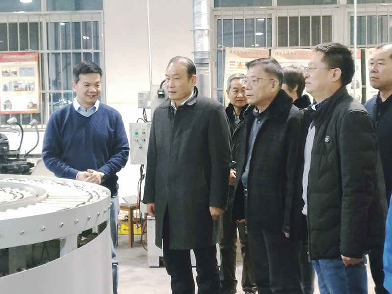 西安市政府領(lǐng)導(dǎo)蒞臨萬(wàn)威帶來(lái)節(jié)日問(wèn)候