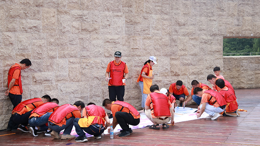 生日快樂(lè)，走一個(gè)！萬(wàn)威機(jī)械給員工壽星來(lái)一場(chǎng)驚喜生日派對(duì)