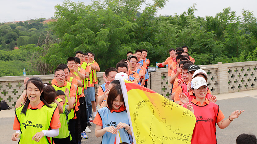 生日快樂(lè)，走一個(gè)！萬(wàn)威機(jī)械給員工壽星來(lái)一場(chǎng)驚喜生日派對(duì)