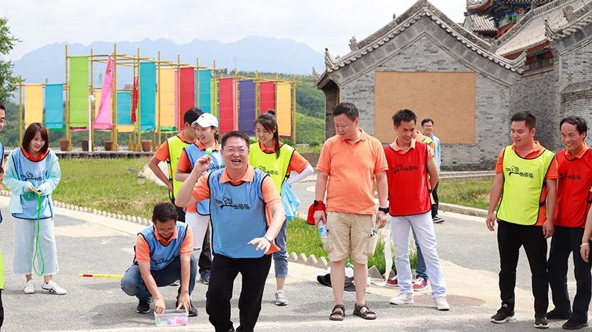 生日快樂(lè)，走一個(gè)！萬(wàn)威機(jī)械給員工壽星來(lái)一場(chǎng)驚喜生日派對(duì)