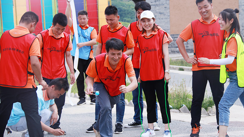 生日快樂(lè)，走一個(gè)！萬(wàn)威機(jī)械給員工壽星來(lái)一場(chǎng)驚喜生日派對(duì)