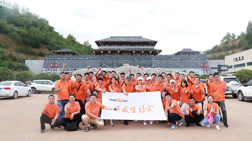 生日快樂(lè)，走一個(gè)！萬(wàn)威機(jī)械給員工壽星來(lái)一場(chǎng)驚喜生日派對(duì)