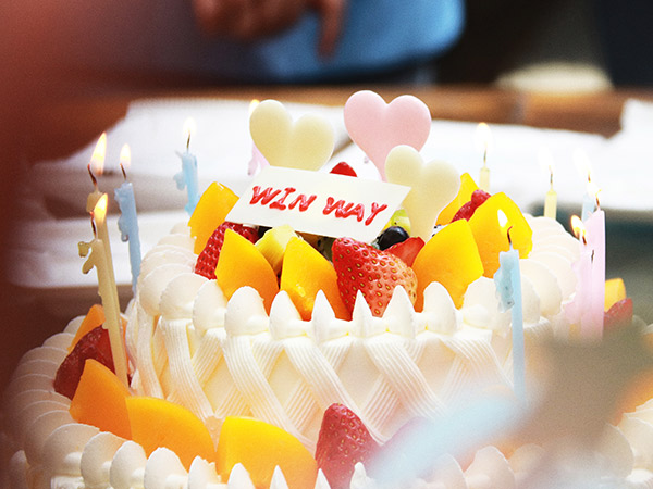 生日快樂(lè)，走一個(gè)！萬(wàn)威機(jī)械給員工壽星來(lái)一場(chǎng)驚喜生日派對(duì)